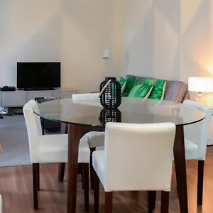 Near Marques Pombal Square Apartment